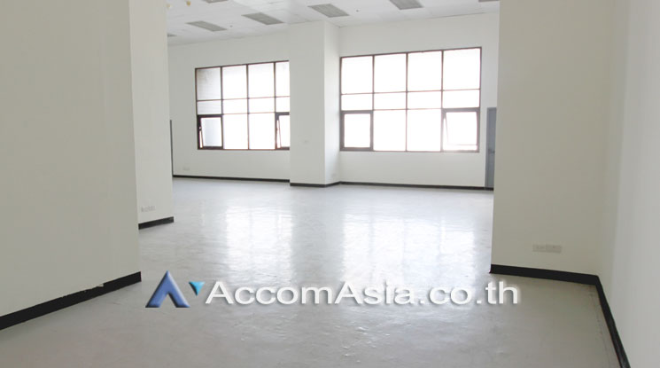 10  Studio Office Space For Rent in Charoen Nakhon ,Bangkok BTS Krung Thon Buri at Thai Sri Tower AA17854